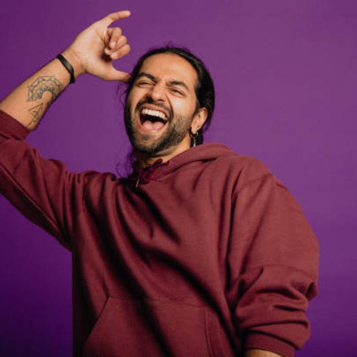 Men’s Black Hoodie: How to Choose & Style the Perfect Hoodie for Any Occasion