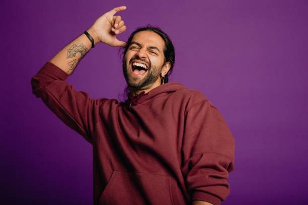 Men’s Black Hoodie: How to Choose & Style the Perfect Hoodie for Any Occasion